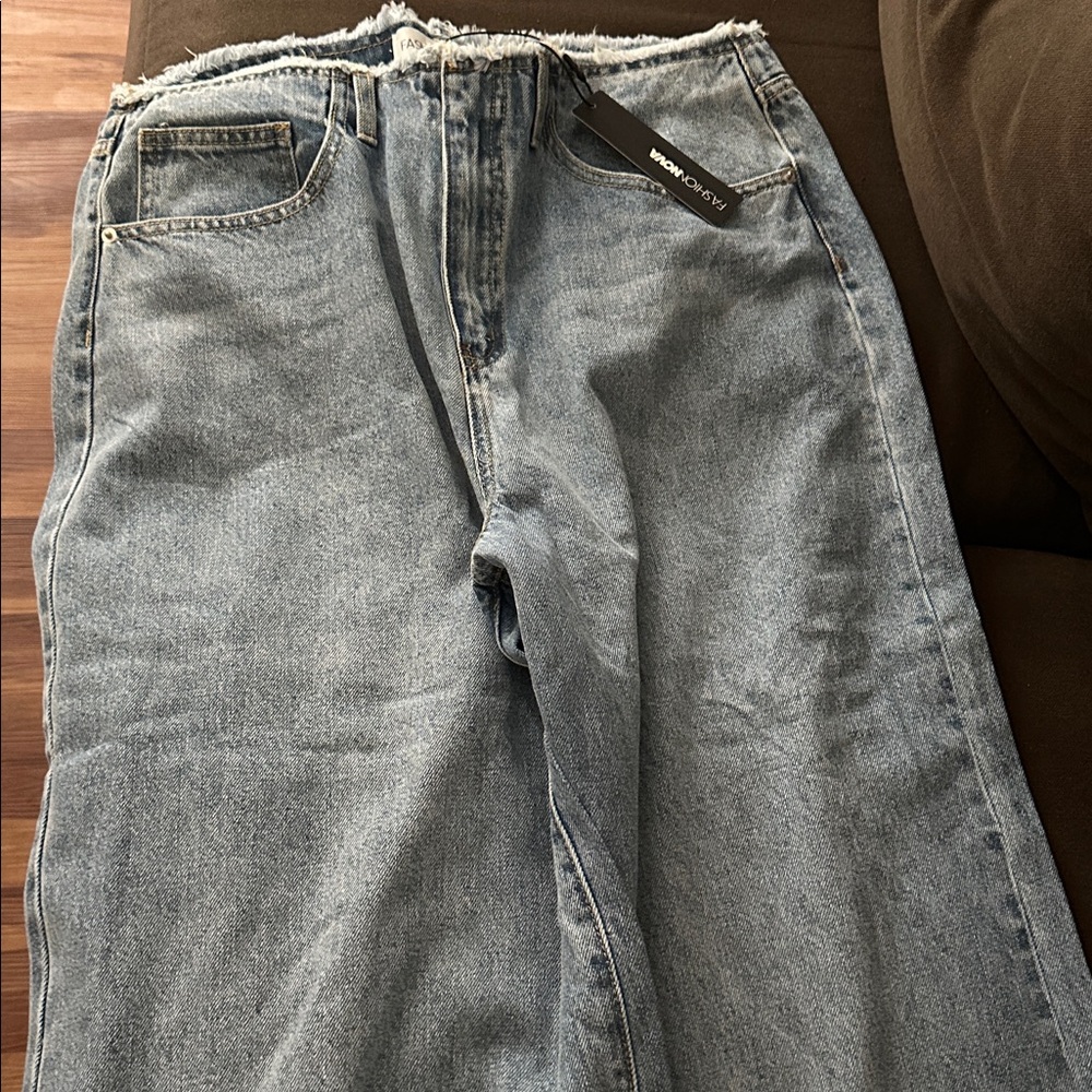 Fashion Nova Light Blue Denim Jeans - Picture 4 of 8